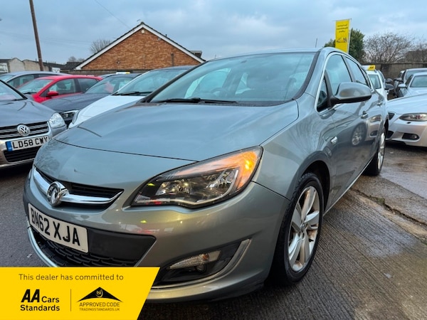 Used Vauxhall Astra 2012 for sale - 73702335: Photo 1