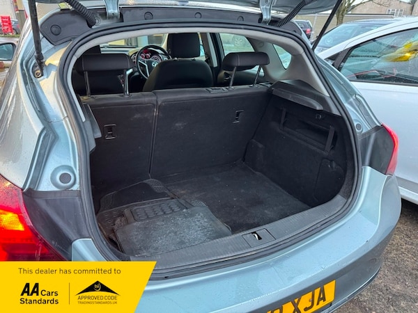 Used Vauxhall Astra 2012 for sale - 73702335: Photo 8