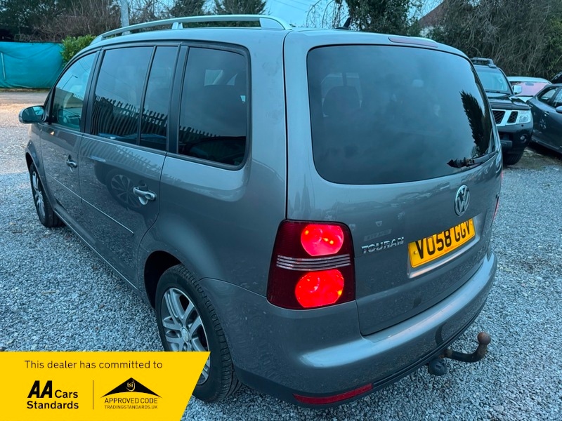 Used Volkswagen Touran 2008 for sale - 77342377: Photo 4