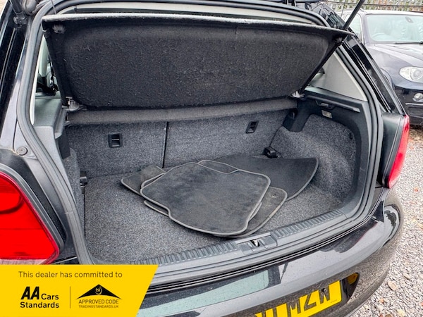 Used Volkswagen Polo 2010 for sale - 76224154: Photo 10
