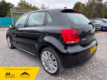 Used Volkswagen Polo 2010 for sale - 76224154: Photo 2