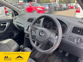 Used Volkswagen Polo 2015 for sale - 79450713: Photo