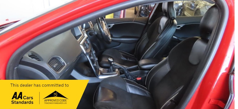 Used Volvo V40 2014 for sale - 77535638: Photo 2