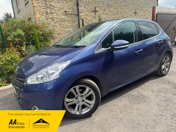 Used Peugeot 208 2015 for sale - 79586016: Photo
