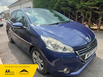 Used Peugeot 208 2015 for sale - 79586016: Photo