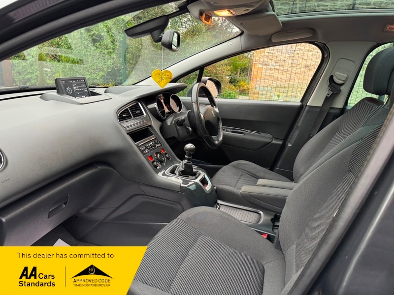 Used Peugeot 5008 2015 for sale - 76236352: Photo 11