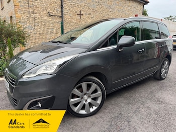 Used Peugeot 5008 2015 for sale - 76236352: Photo