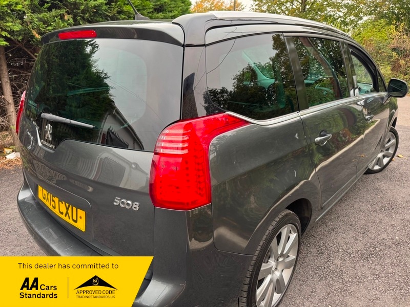 Used Peugeot 5008 2015 for sale - 76236352: Photo 3