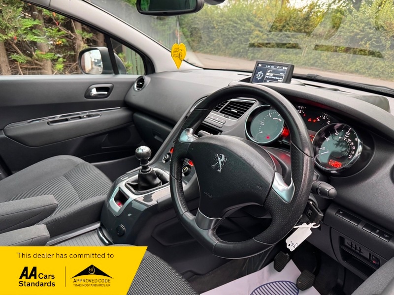 Used Peugeot 5008 2015 for sale - 76236352: Photo 6