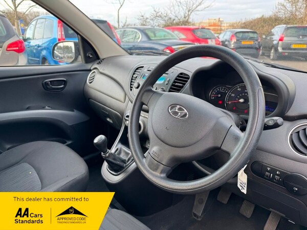 Used Hyundai i10 2011 for sale - 74157202: Photo 5