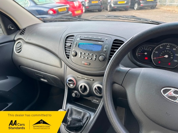 Used Hyundai i10 2011 for sale - 74157202: Photo 6