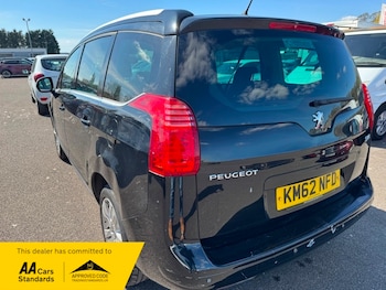 Used Peugeot 5008 2012 for sale - 78140975: Photo