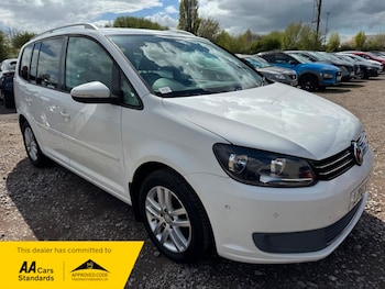 Used Volkswagen Touran 2011 for sale - 79241916: Photo