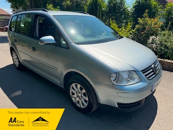 Used Volkswagen Touran 2006 for sale - 75243162: Photo