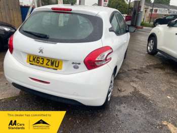 Used Peugeot 208 2014 for sale - 74954591: Photo
