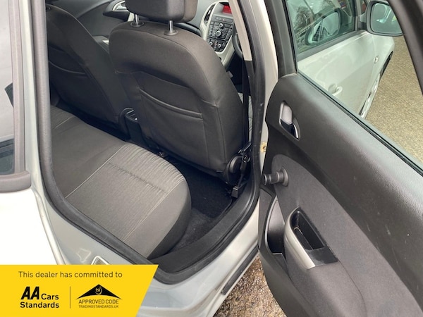 Used Vauxhall Astra 2010 for sale - 73808143: Photo 8