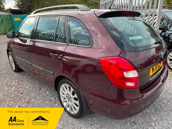 Used Skoda Fabia 2011 for sale - 76098365: Photo 2