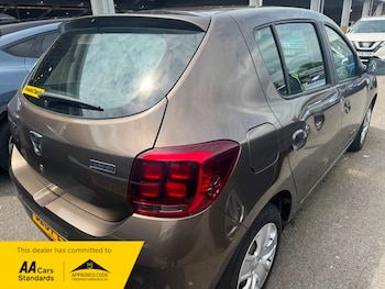 Used Dacia Sandero 2017 for sale - 78632733: Photo