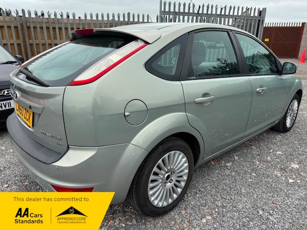 Used Ford Focus 2010 for sale - 76224147: Photo 3