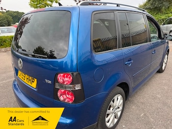 Used Volkswagen Touran 2009 for sale - 75360018: Photo