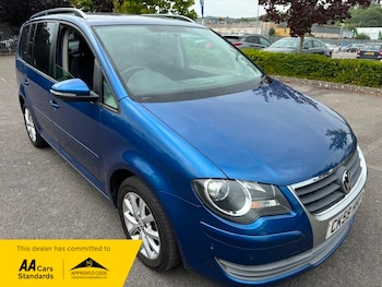 Used Volkswagen Touran 2009 for sale - 75360018: Photo