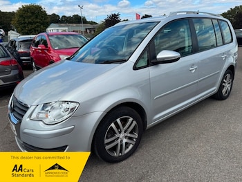Used Volkswagen Touran 2009 for sale - 79450701: Photo