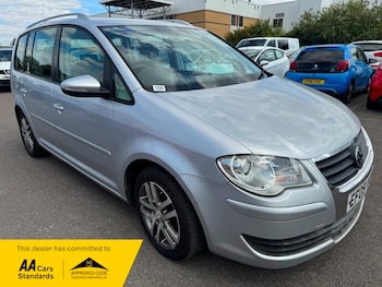 Used Volkswagen Touran 2009 for sale - 79450701: Photo