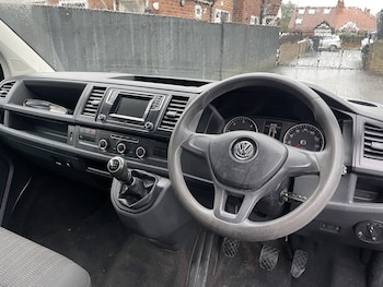 Used Volkswagen Transporter 2017 for sale - 76591592: Photo