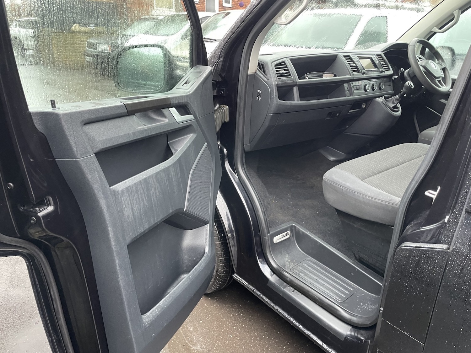 Used Volkswagen Transporter Shuttle 2017 for sale - 78176126: Photo 11