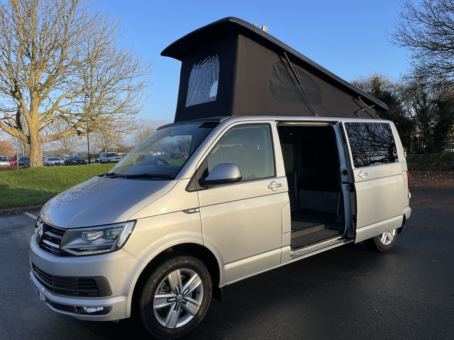 Used Volkswagen Transporter 2018 for sale - 76799094: Photo 2