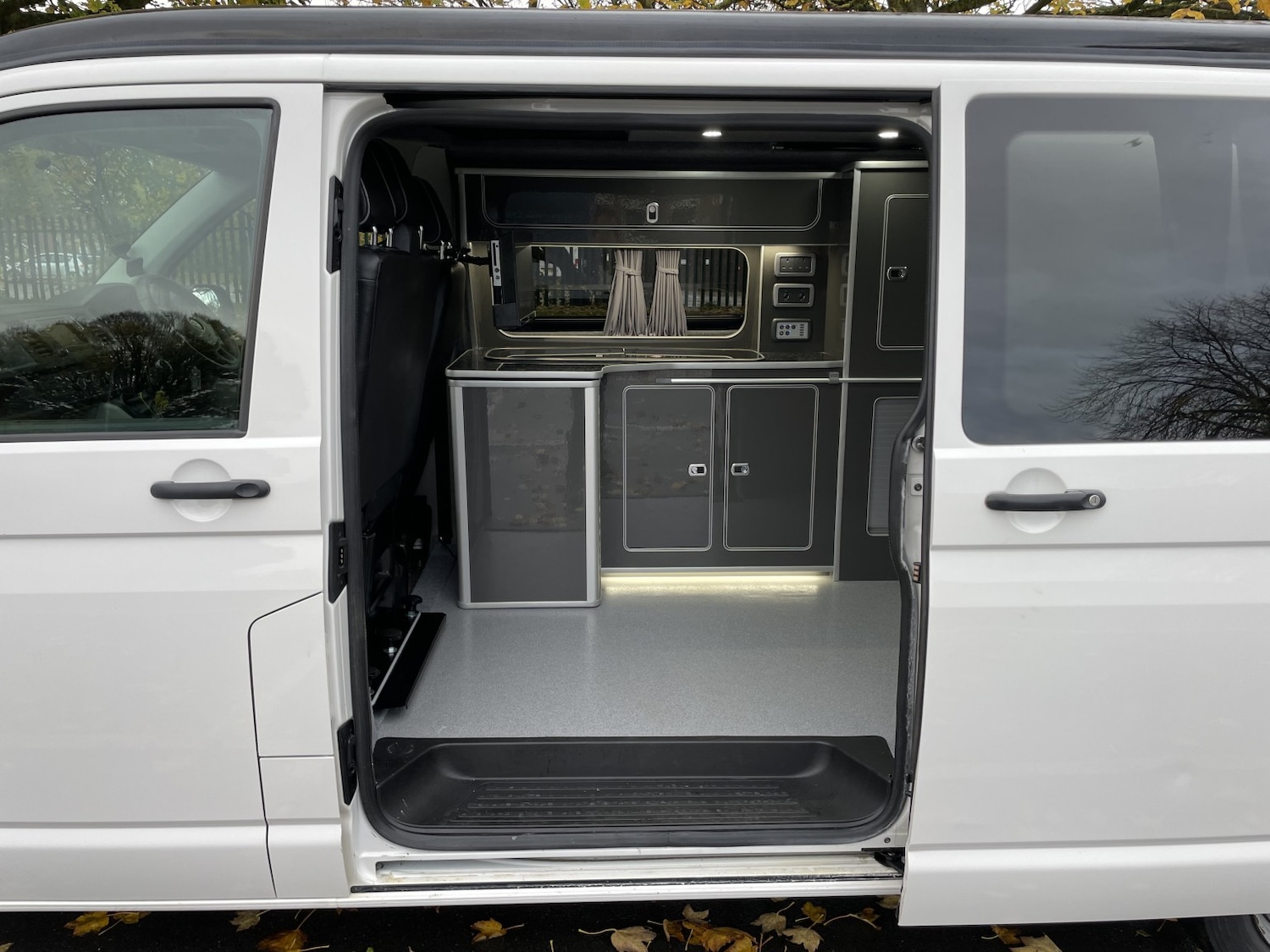 Used Volkswagen Transporter 2017 for sale - 76449359: Photo 13