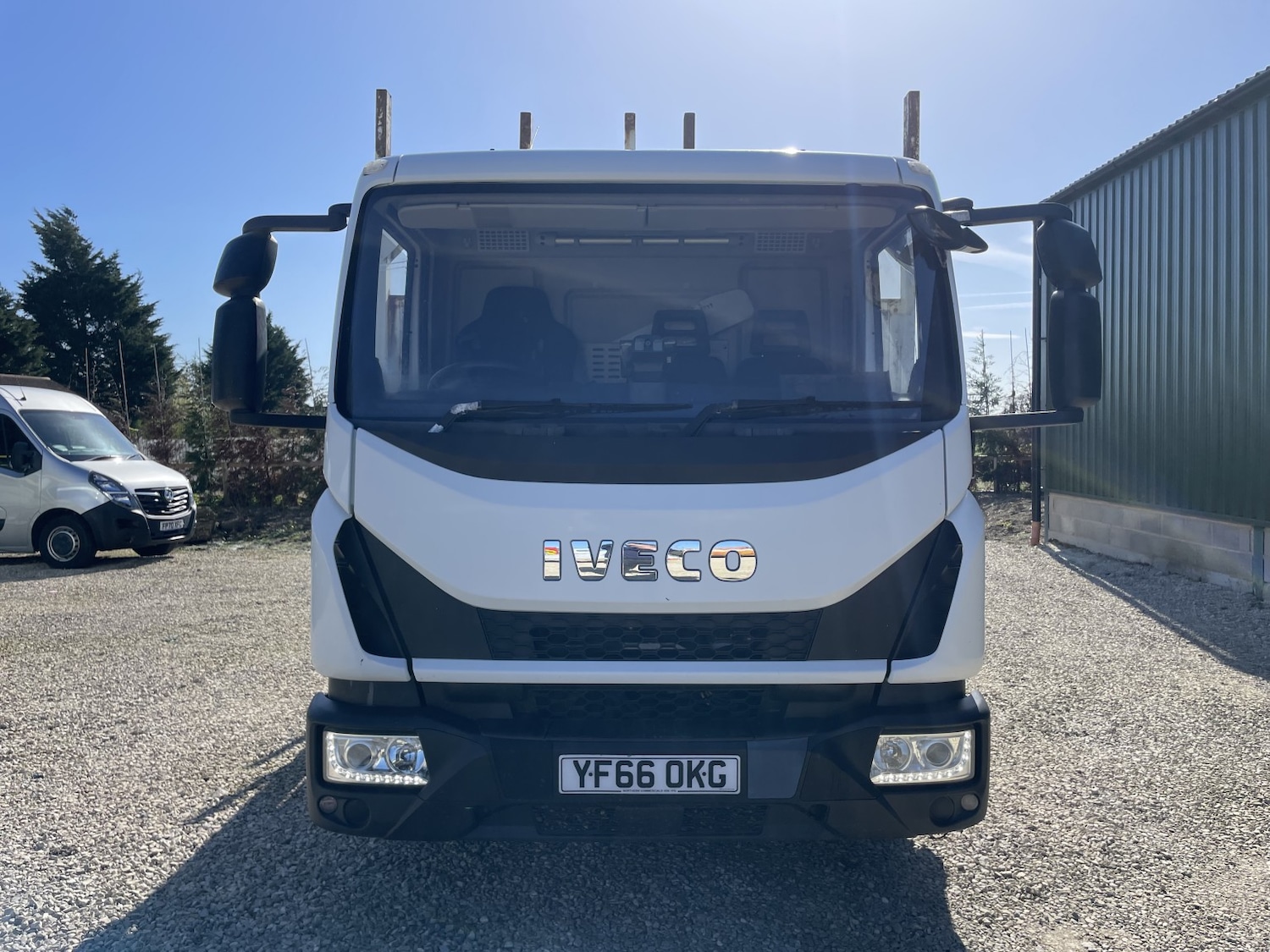Used Iveco Eurocargo 2017 for sale - 77931312: Photo 2