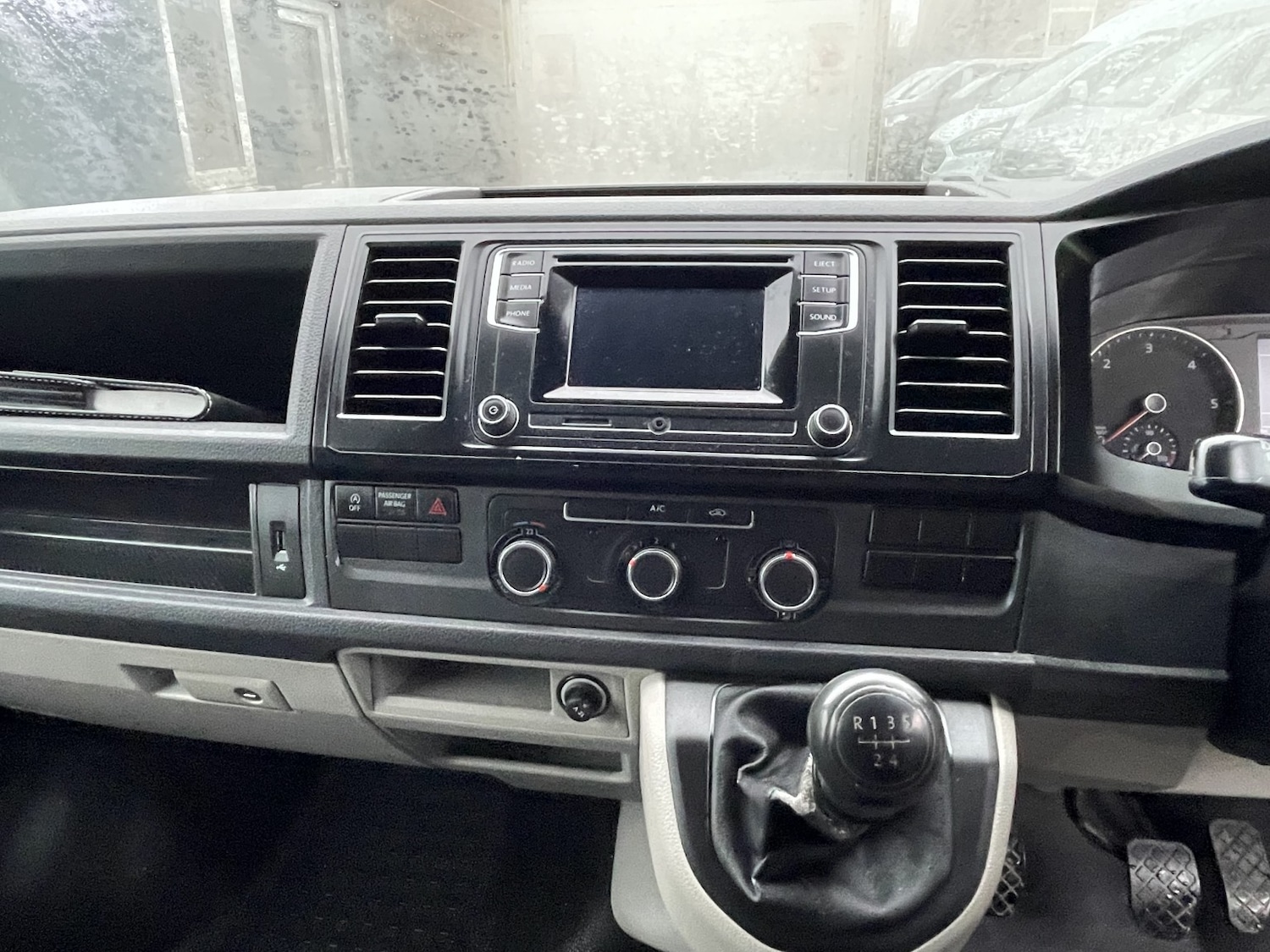 Used Volkswagen Transporter 2017 for sale - 76957218: Photo 6