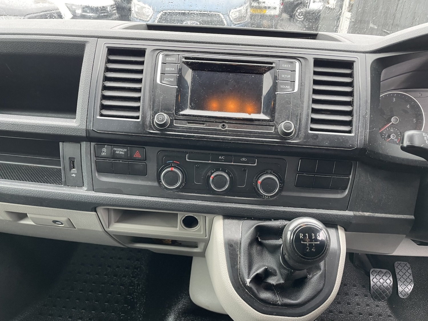 Used Volkswagen Transporter 2017 for sale - 76986789: Photo 6