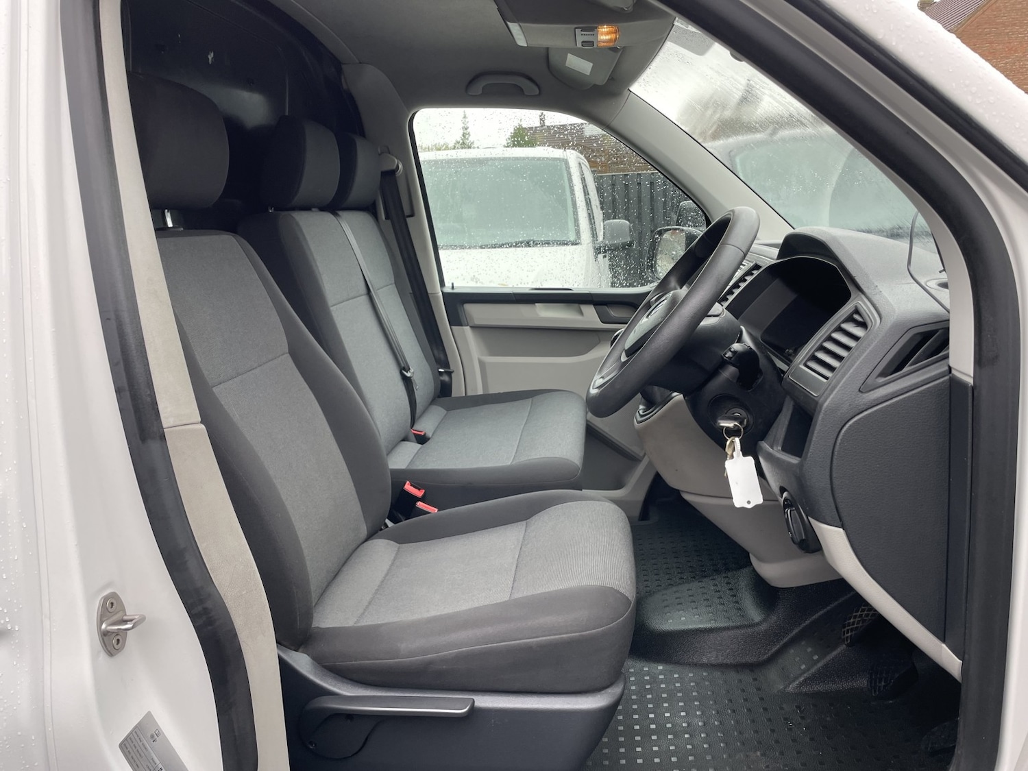 Used Volkswagen Transporter 2017 for sale - 76986789: Photo 7