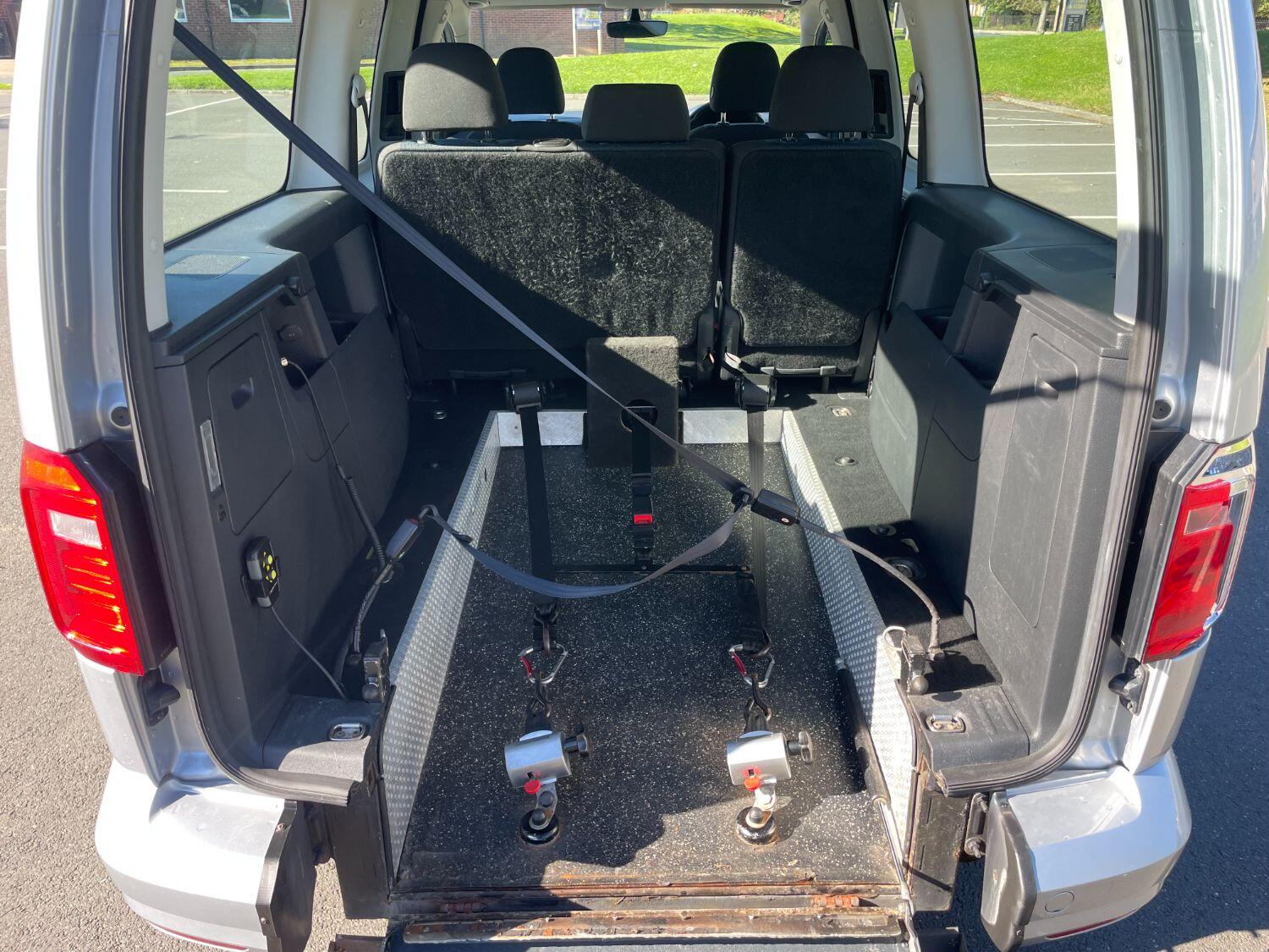 Used Volkswagen Caddy Maxi Life 2017 for sale - 76070406: Photo 15