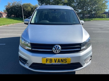 Used Volkswagen Caddy Maxi Life 2017 for sale - 76070406: Photo