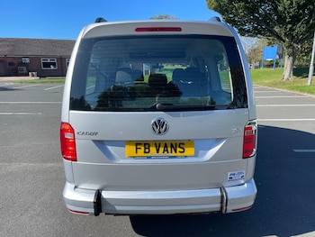 Used Volkswagen Caddy Maxi Life 2017 for sale - 76070406: Photo