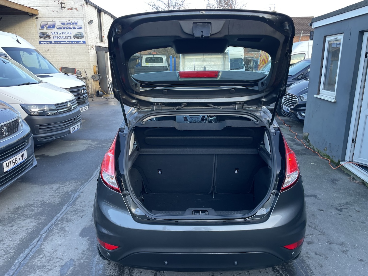 Used Ford Fiesta 2017 for sale - 77073073: Photo 10