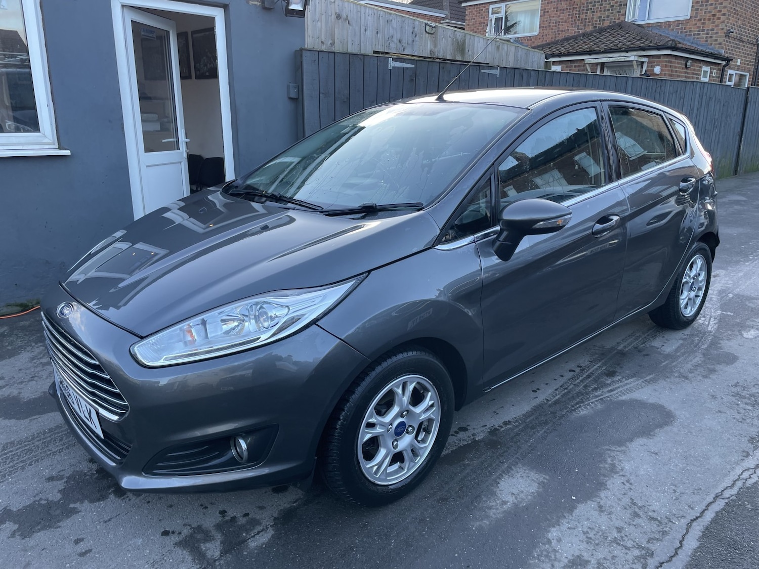 Used Ford Fiesta 2017 for sale - 77073073: Photo 3