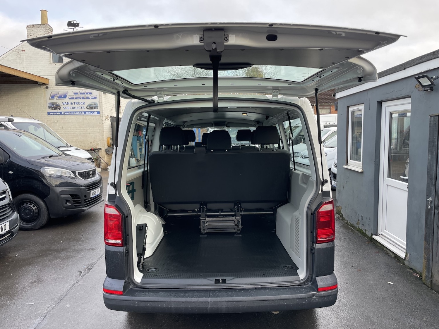 Used Volkswagen Transporter 2017 for sale - 76836956: Photo 11