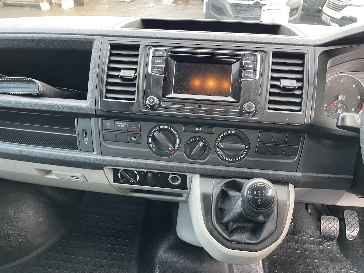 Used Volkswagen Transporter 2017 for sale - 76836956: Photo 6