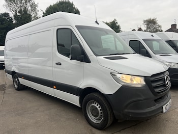 Mercedes-Benz Sprinter feature image 1