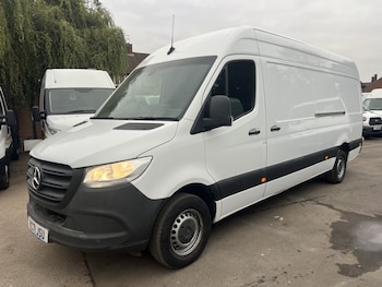 Mercedes-Benz Sprinter feature image 3
