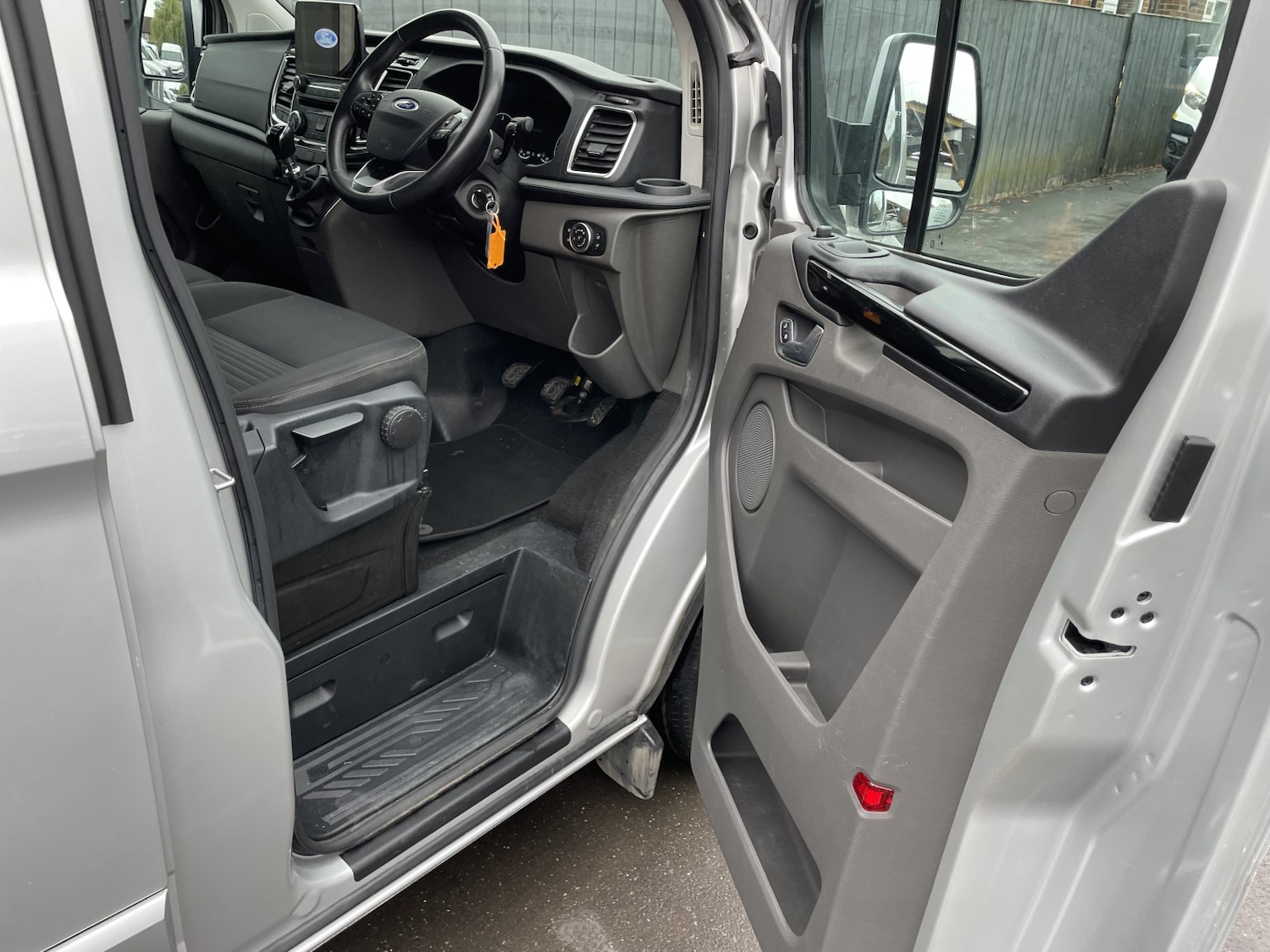 Used Ford Transit Custom 2023 for sale - 76430998: Photo 4