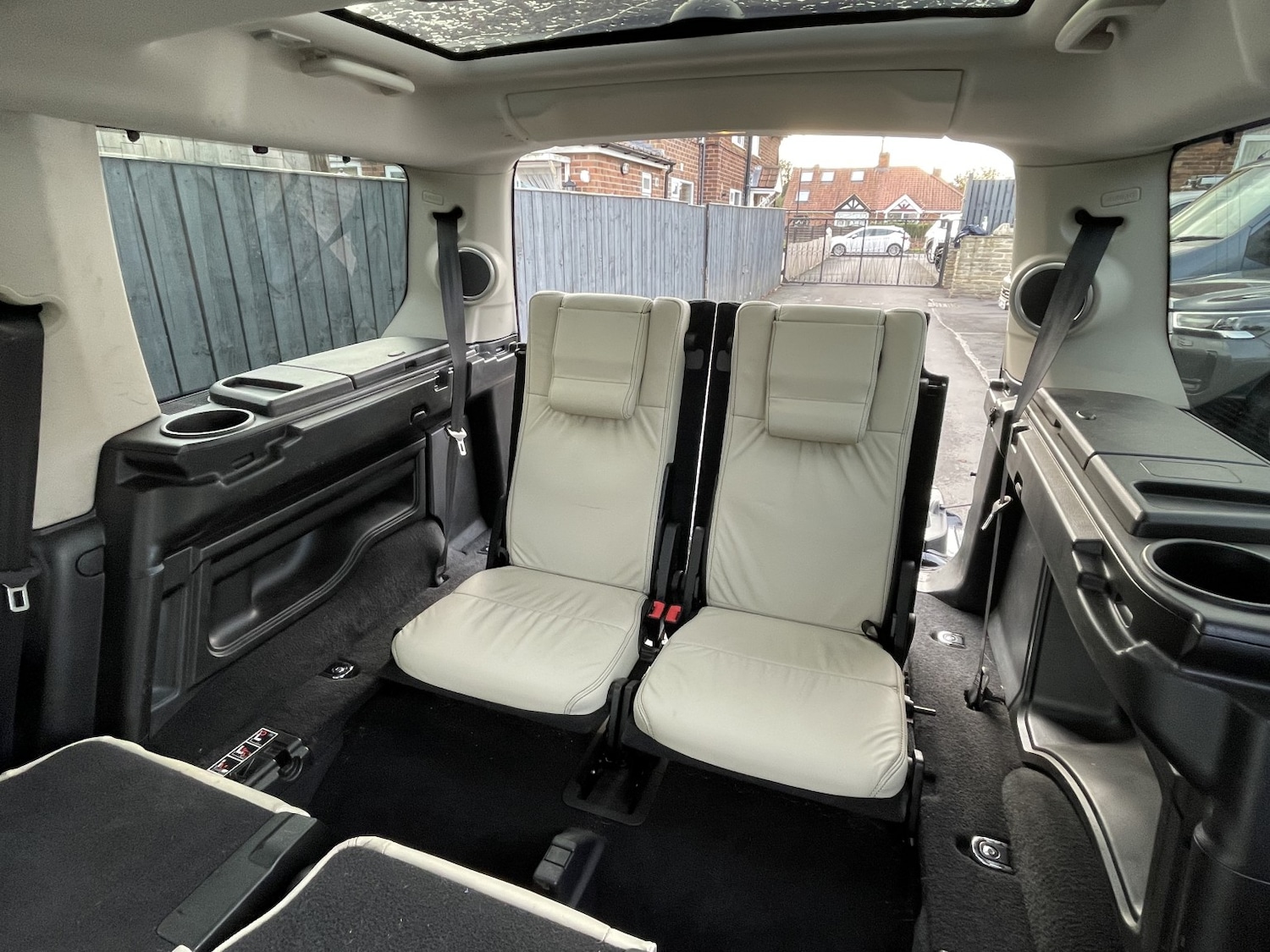 Used Land Rover Discovery 2012 for sale - 76412236: Photo 16