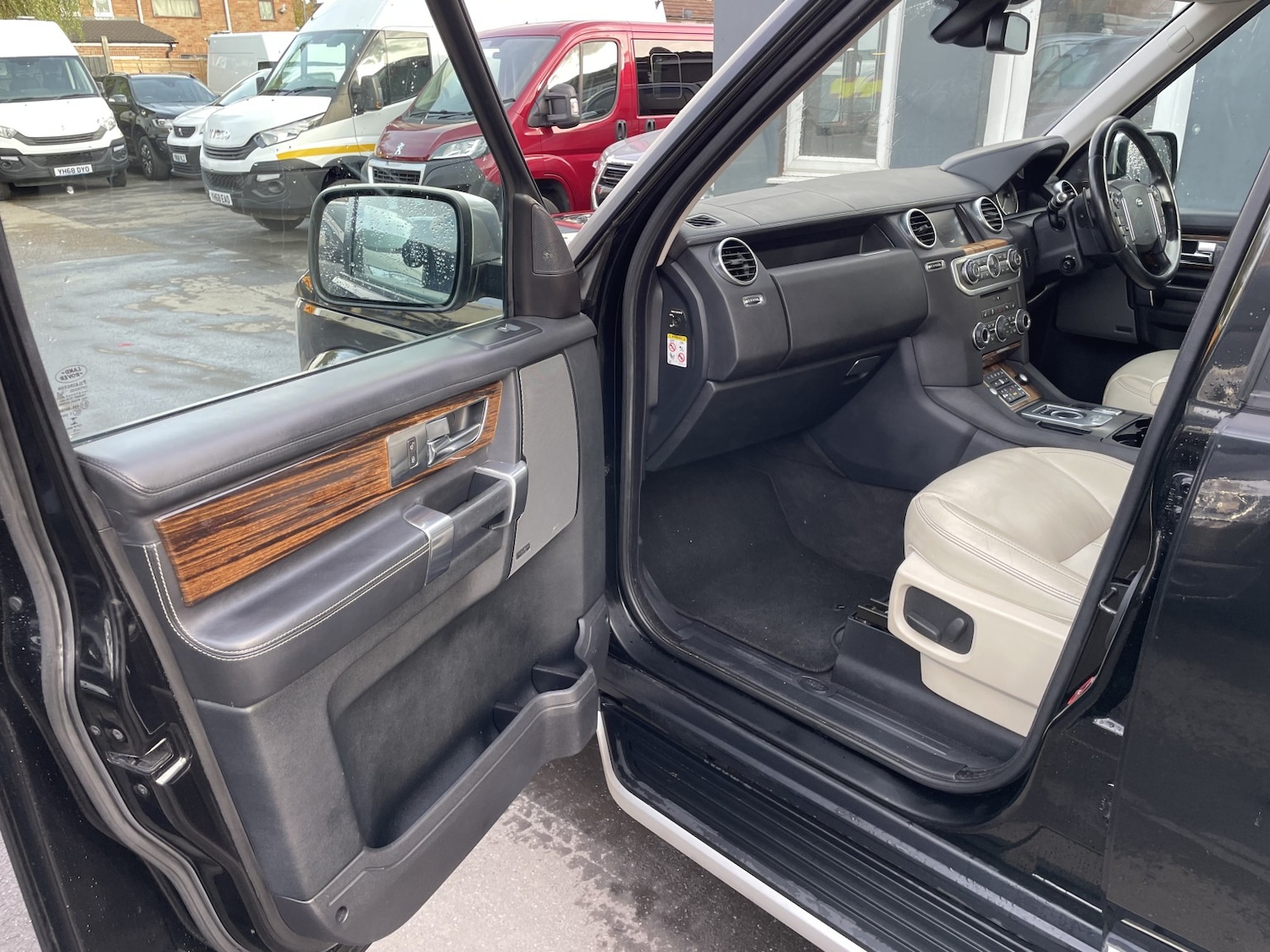 Used Land Rover Discovery 2012 for sale - 76412236: Photo 19