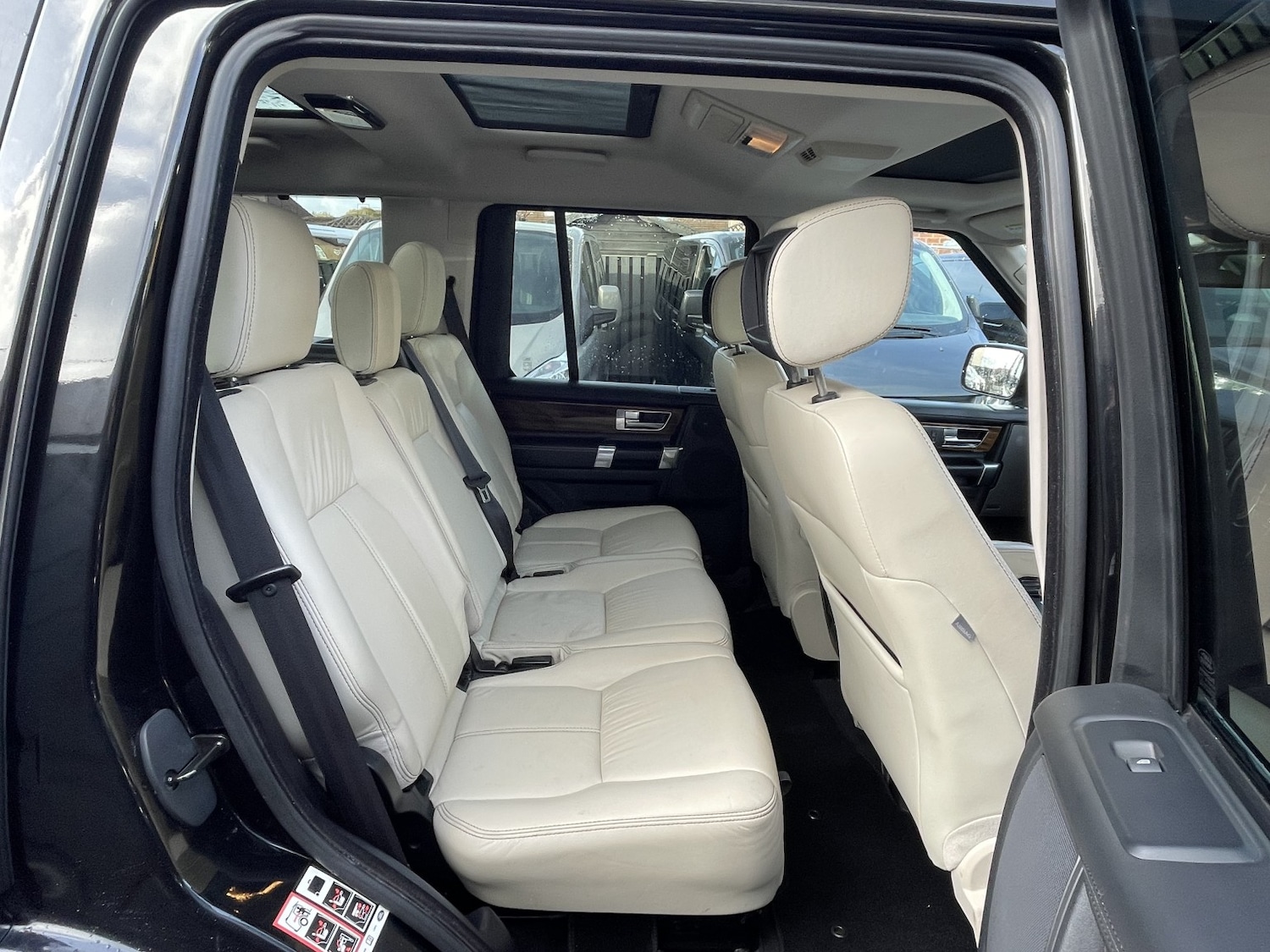 Used Land Rover Discovery 2012 for sale - 76412236: Photo 9
