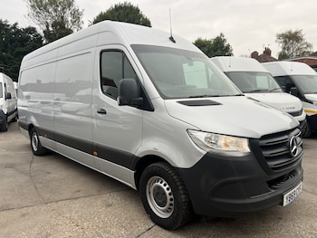 Mercedes-Benz Sprinter feature image 1