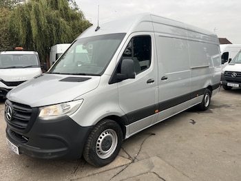 Mercedes-Benz Sprinter feature image 3